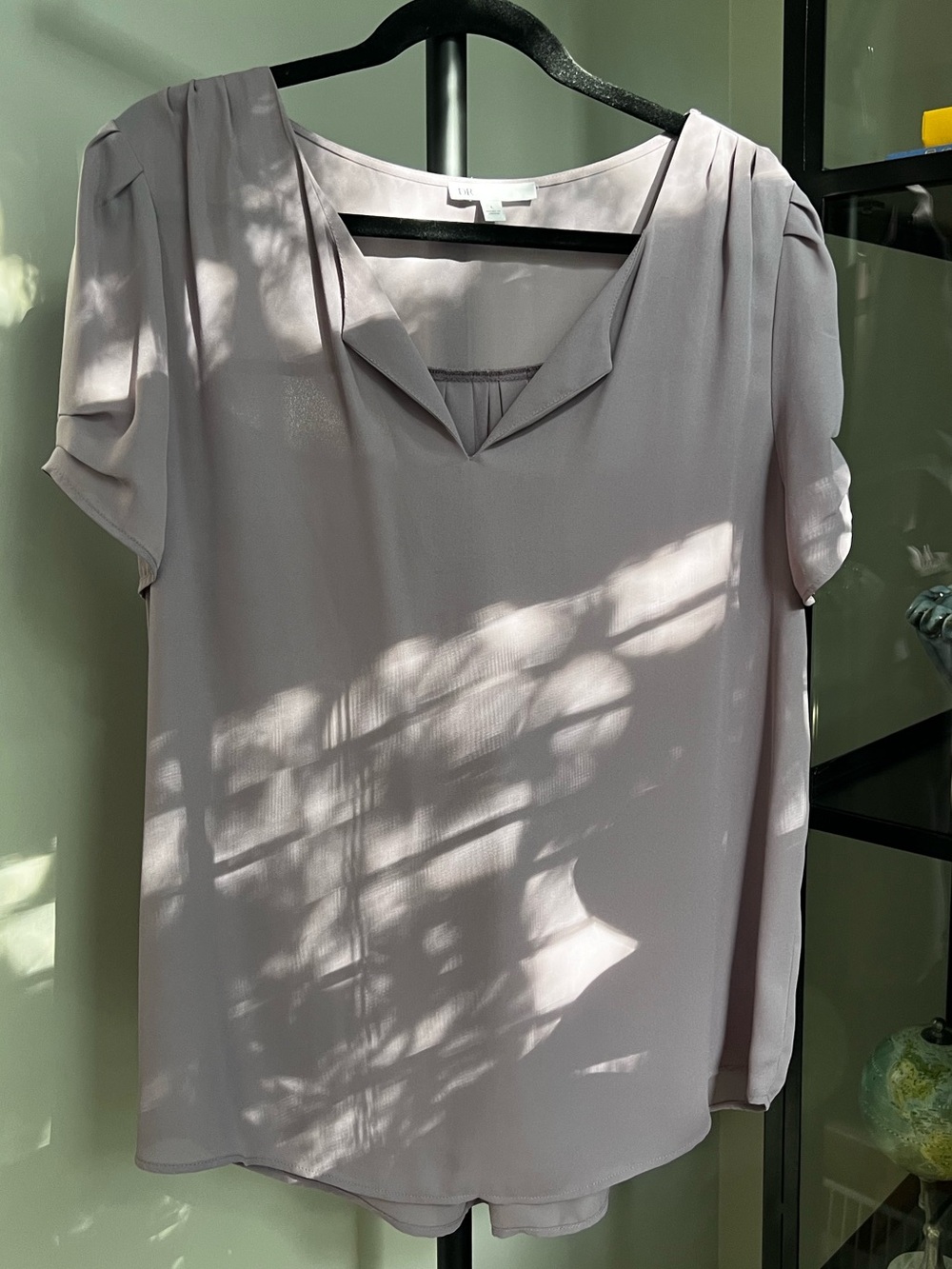 DR2 Light Mauve Short Sleeve V-Neck Blouse